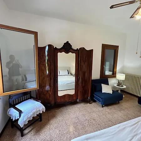 La Casa Delle Querce Bed and Breakfast *
